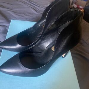 BCBGeneration Black Pointed Leather Pumps
